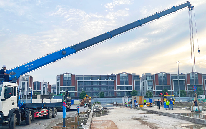 华体会·官方版网站登录入口GSQS500-6：厂房施工的“重载精准搭档”