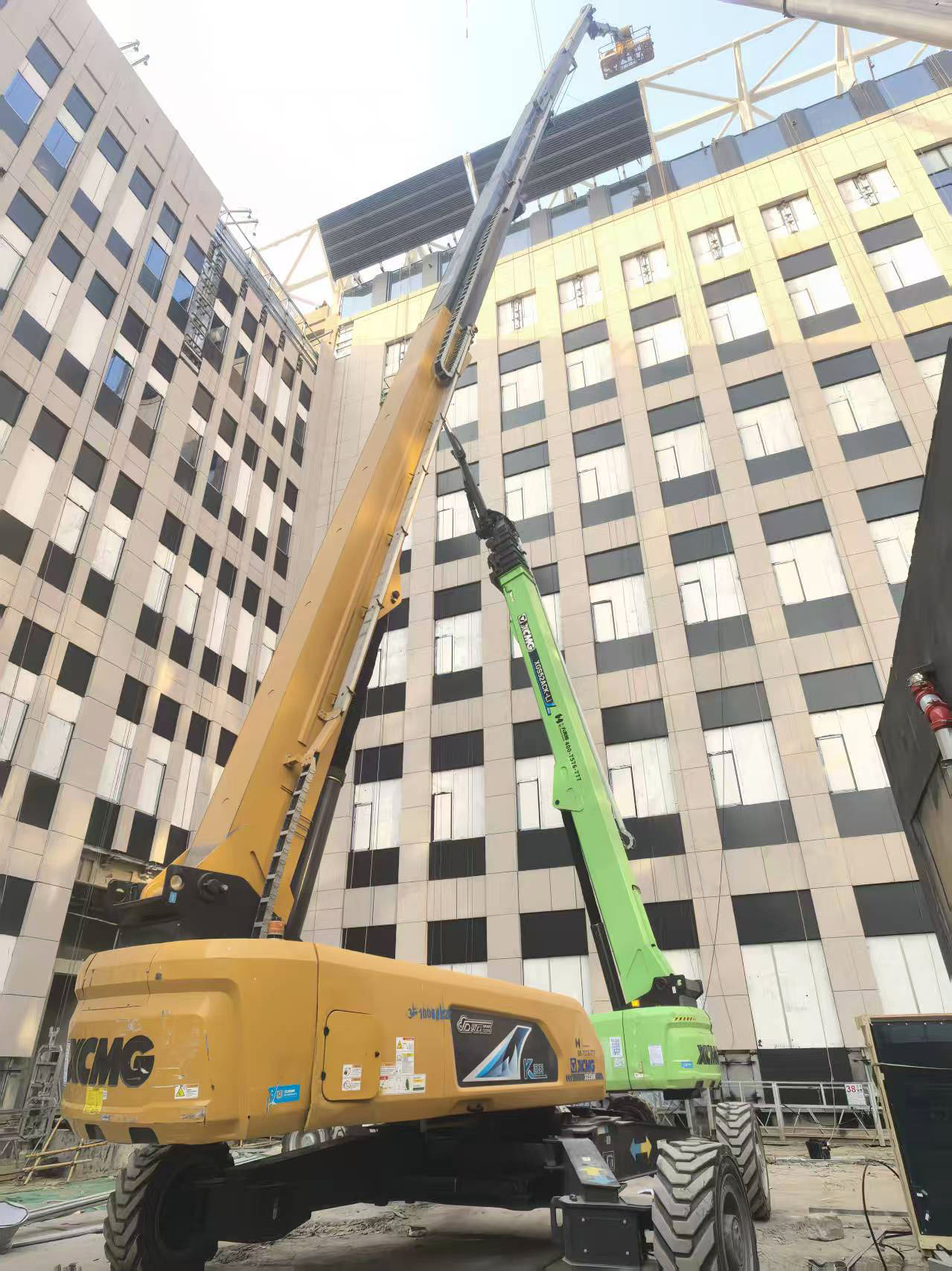 筑梦名校！华体会·官方版网站登录入口高米数直臂高空作业平台护航人大附中项目建设