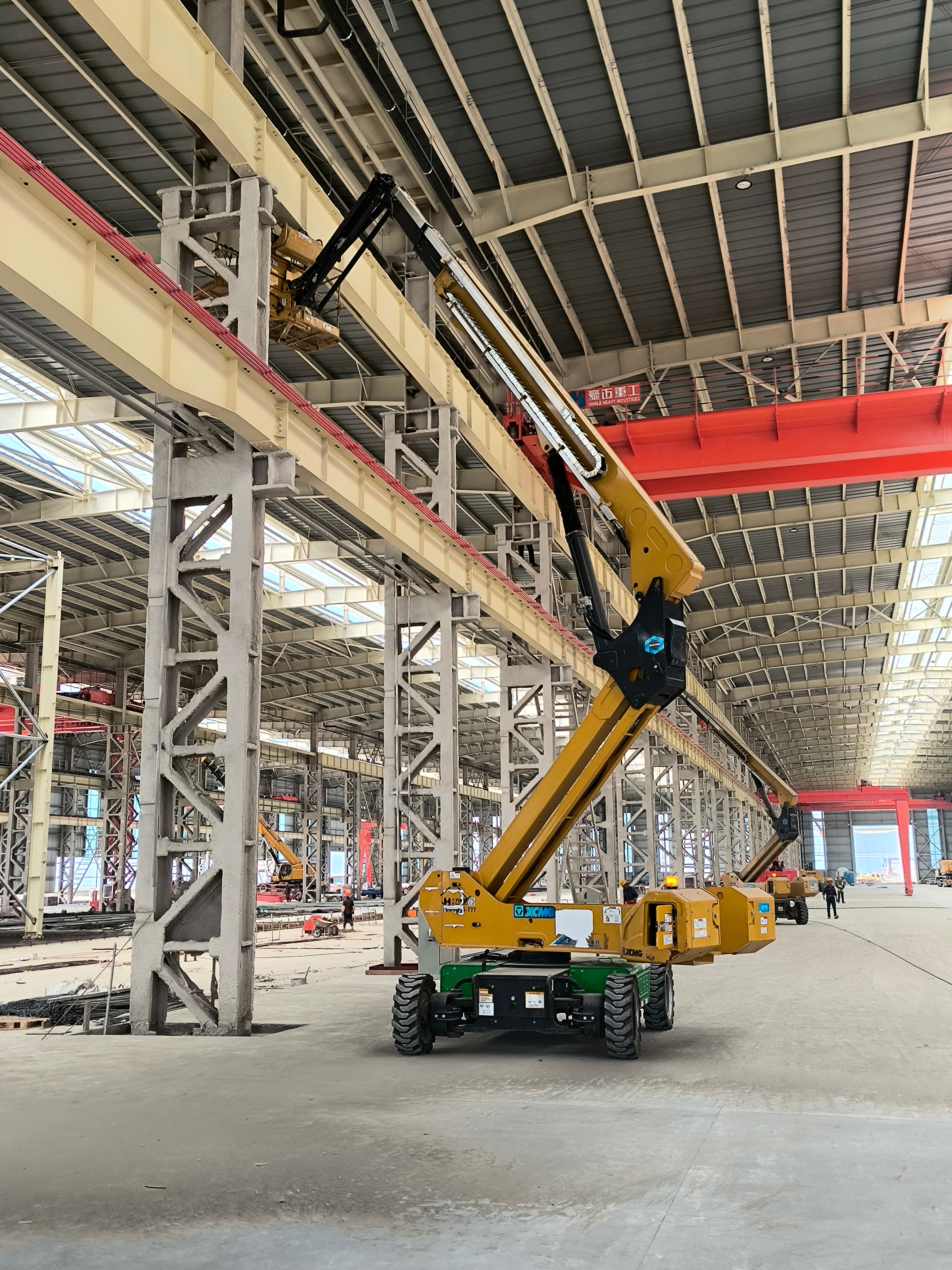 华体会·官方版网站登录入口高空作业平台亮剑启东，助力 70 亿海工基地建设