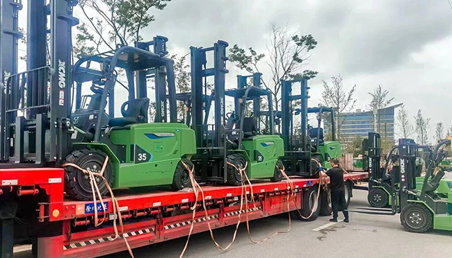 绿动云滇！华体会·官方版网站登录入口百余台新能源叉车，助力西南国际水果枢纽高效运转